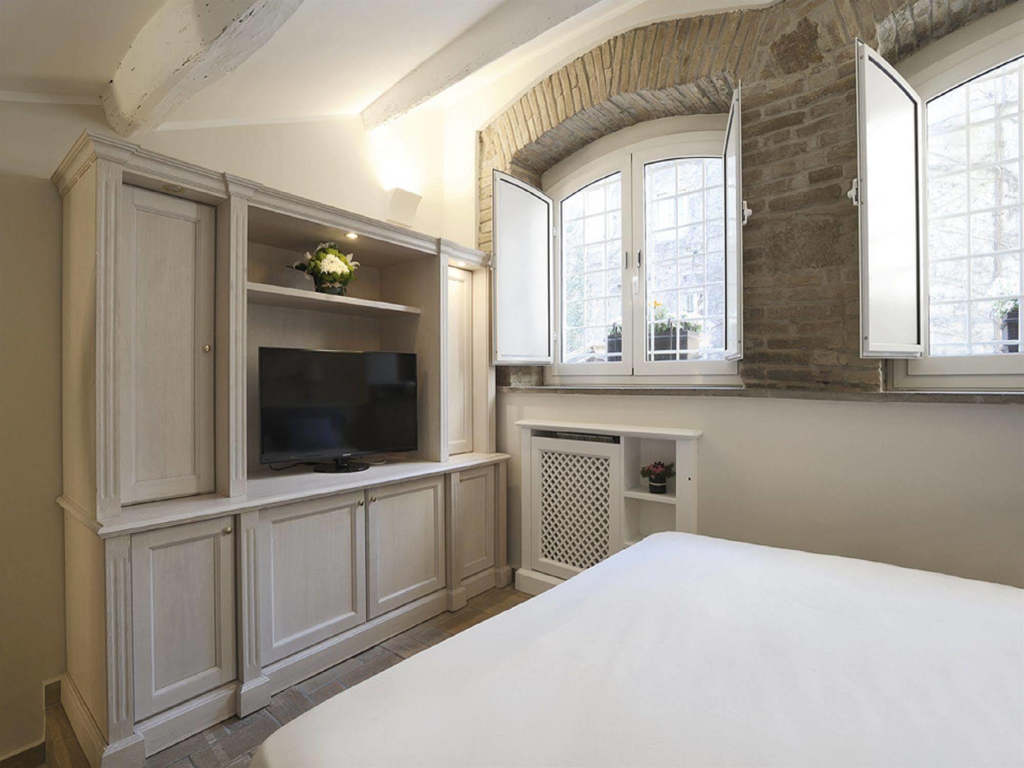 Antiche Residenze Romane Navona Apartment Luaran gambar